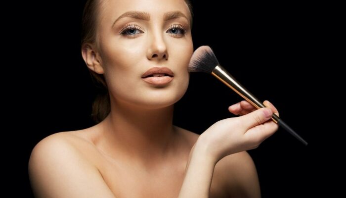 4 Types of Makeup Foundation With Additional Benefits